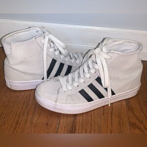 Adidas Suede Courtvantage High-top Beige Sneakers